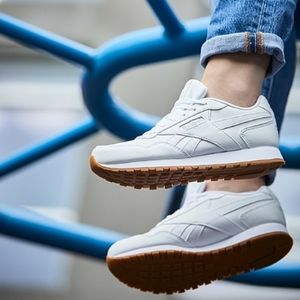 NWT Reebok Harman Run Sneakers